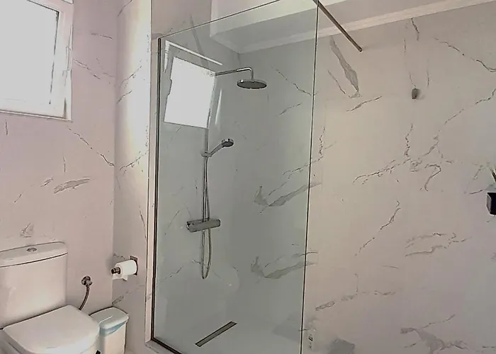 Irene Lindos, Lindos 10 Mins, 4 Mins, Amazing Views 0 Mins كالاثوس