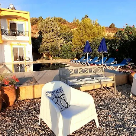 Villa Irene, Beautiful Escape, Lindos 10 Mins, Beach 4 Mins, Views 0 Mins וילה *