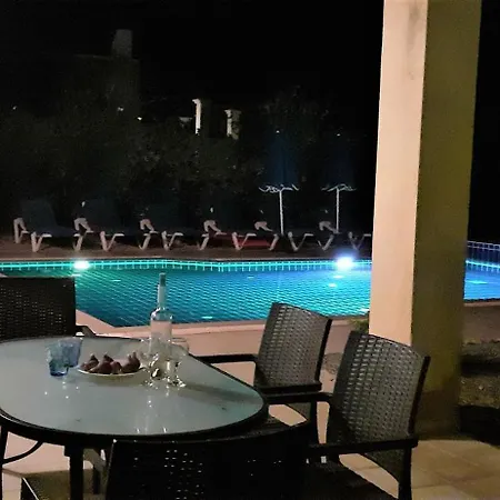 Villa Irene, Beautiful Escape, Lindos 10 Mins, Beach 4 Mins, Views 0 Mins קלטוס