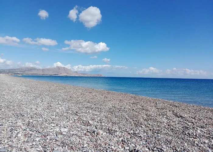 Irene Lindos, Lindos 10 Mins, 4 Mins, Amazing Views 0 Mins 卡拉索斯