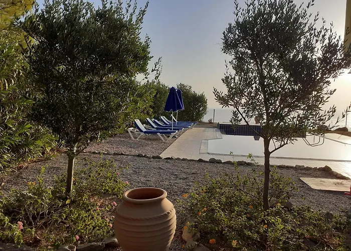 Irene Lindos, Lindos 10 Mins, 4 Mins, Amazing Views 0 Mins Vila Kalathos