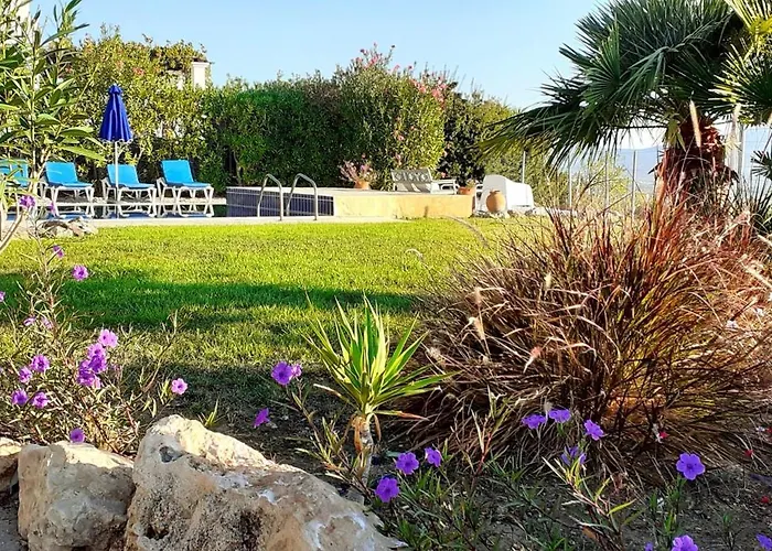 Irene Lindos, Lindos 10 Mins, 4 Mins, Amazing Views 0 Mins Vila Kalathos