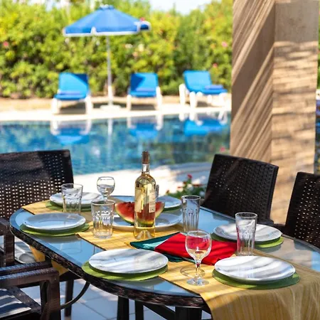 Villa Irene, Beautiful Escape, Lindos 10 mins, Beach 4 mins, Views 0 mins